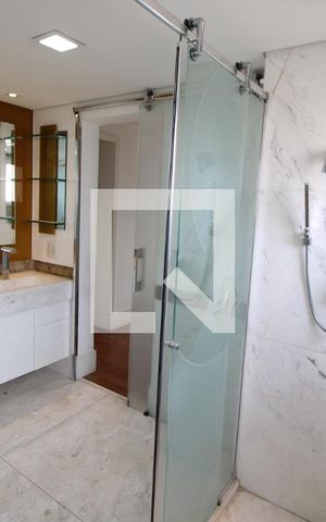 Apartamento à venda com 320m², 4 quartos e 6 vagasSuíte 2 - Banheiro