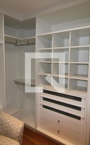 Apartamento à venda com 320m², 4 quartos e 6 vagasSuíte 3 - Closet