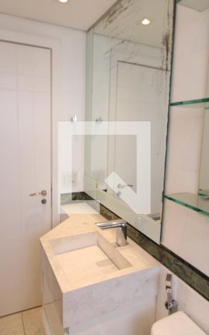 Apartamento à venda com 320m², 4 quartos e 6 vagasSuíte 4 - Banheiro