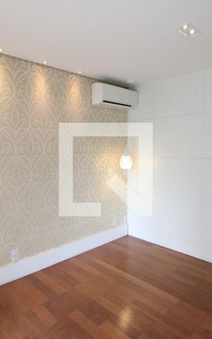 Apartamento à venda com 320m², 4 quartos e 6 vagasSuíte 2