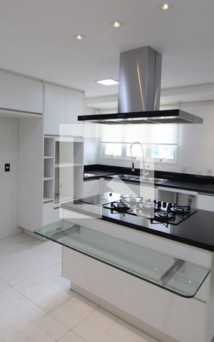 Apartamento à venda com 320m², 4 quartos e 6 vagasCozinha