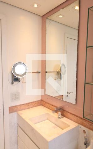 Apartamento à venda com 320m², 4 quartos e 6 vagasSuíte 3 - Banheiro
