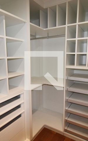 Apartamento à venda com 320m², 4 quartos e 6 vagasSuíte 3 - Closet