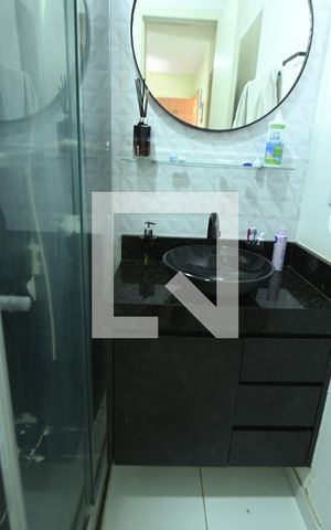 Casa de condomínio à venda com 55m², 2 quartos e 2 vagasBanheiro 