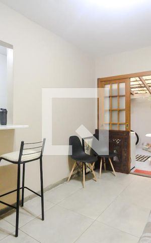 Apartamento à venda com 78m², 1 quarto e sem vaga Apartamento à venda com 78m², 1 quarto e sem vagaSala