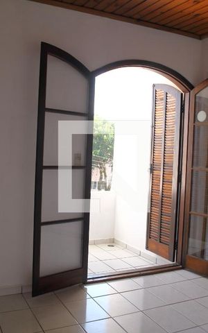 Casa para alugar com 120m², 3 quartos e 3 vagasSuíte