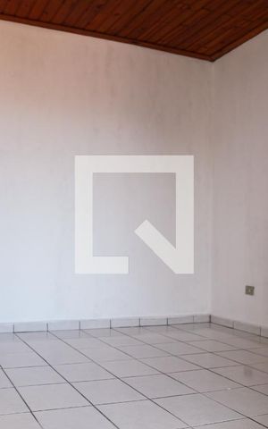Casa para alugar com 120m², 3 quartos e 3 vagasSuíte