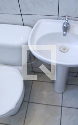 Casa para alugar com 120m², 3 quartos e 3 vagasBanheiro da suíte (casa 2)