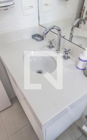 Apartamento à venda com 65m², 2 quartos e 2 vagasDetalhe do Banheiro da Suite