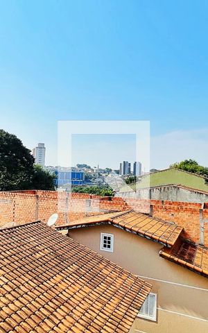 Casa à venda com 237m², 5 quartos e 4 vagas Casa à venda com 237m², 5 quartos e 4 vagasVista do Quarto 2