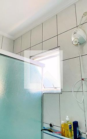 Casa à venda com 237m², 5 quartos e 4 vagas Casa à venda com 237m², 5 quartos e 4 vagasBanheiro da Suíte 1