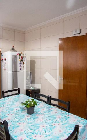 Casa à venda com 166m², 4 quartos e 4 vagas Casa à venda com 166m², 4 quartos e 4 vagasCozinha