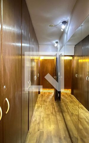 Casa à venda com 600m², 6 quartos e 5 vagas Casa à venda com 600m², 6 quartos e 5 vagasCloset da Suíte 3