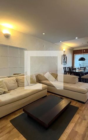 Casa à venda com 600m², 6 quartos e 5 vagas Casa à venda com 600m², 6 quartos e 5 vagasSala