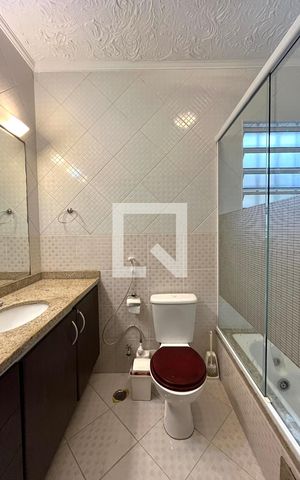 Casa à venda com 600m², 6 quartos e 5 vagas Casa à venda com 600m², 6 quartos e 5 vagasBanheiro da Suíte 3