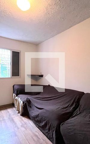 Casa à venda com 600m², 6 quartos e 5 vagas Casa à venda com 600m², 6 quartos e 5 vagasQuarto 5