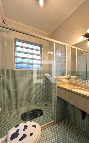 Casa à venda com 600m², 6 quartos e 5 vagas Casa à venda com 600m², 6 quartos e 5 vagasBanheiro da Suíte 1