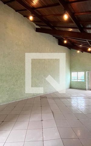 Casa à venda com 600m², 6 quartos e 5 vagas Casa à venda com 600m², 6 quartos e 5 vagasSótão