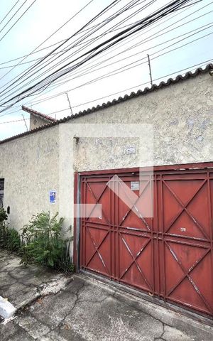 Casa à venda com 600m², 6 quartos e 5 vagas Casa à venda com 600m², 6 quartos e 5 vagasFachada