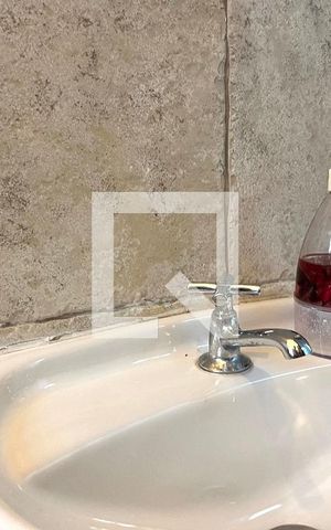 Casa à venda com 600m², 6 quartos e 5 vagas Casa à venda com 600m², 6 quartos e 5 vagasLavabo
