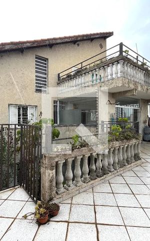 Casa à venda com 600m², 6 quartos e 5 vagas Casa à venda com 600m², 6 quartos e 5 vagasÁrea externa