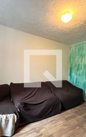 Casa à venda com 600m², 6 quartos e 5 vagas Casa à venda com 600m², 6 quartos e 5 vagasQuarto 5