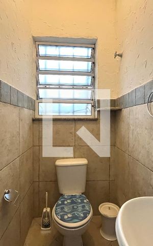 Casa à venda com 600m², 6 quartos e 5 vagas Casa à venda com 600m², 6 quartos e 5 vagasLavabo