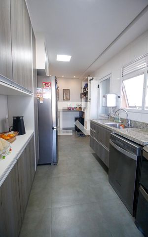 Apartamento à venda com 133m², 3 quartos e 2 vagasCozinha