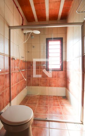 Casa à venda com 3000m², 4 quartos e 8 vagas Casa à venda com 3000m², 4 quartos e 8 vagasQuarto 4 Banheiro