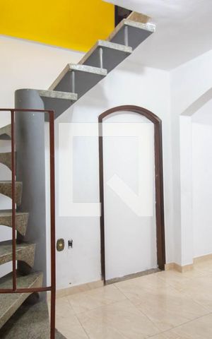 Casa à venda com 45m², 1 quarto e sem vaga Casa à venda com 45m², 1 quarto e sem vagaSala