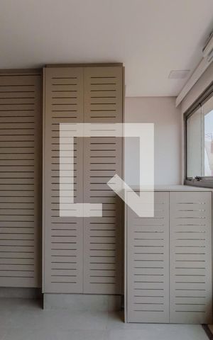 Apartamento para alugar com 65m², 2 quartos e 1 vaga Apartamento para alugar com 65m², 2 quartos e 1 vagaVaranda e Área de Serviço