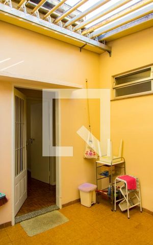 Casa à venda com 375m², 4 quartos e 5 vagas Casa à venda com 375m², 4 quartos e 5 vagasJardim de inverno