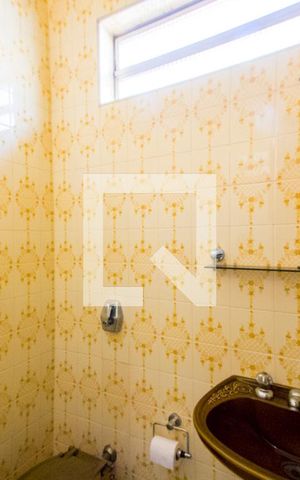 Casa à venda com 375m², 4 quartos e 5 vagas Casa à venda com 375m², 4 quartos e 5 vagasLavabo