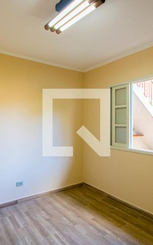 Casa à venda com 375m², 4 quartos e 5 vagas Casa à venda com 375m², 4 quartos e 5 vagasQuarto de serviço