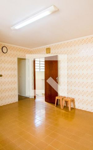 Casa à venda com 375m², 4 quartos e 5 vagas Casa à venda com 375m², 4 quartos e 5 vagasCozinha