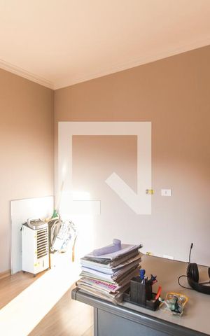 Casa de condomínio à venda com 350m², 4 quartos e 5 vagas Casa de condomínio à venda com 350m², 4 quartos e 5 vagasQuarto 4