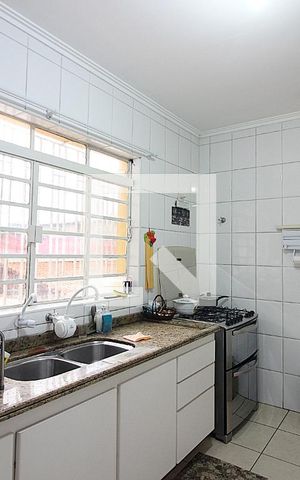 Casa à venda com 244m², 4 quartos e 2 vagasCozinha