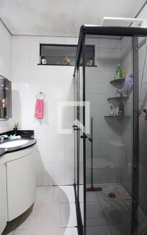 Casa à venda com 244m², 4 quartos e 2 vagasQuarto 1 - Suíte Banheiro