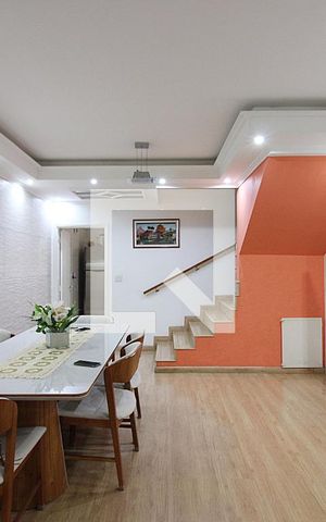 Casa à venda com 244m², 4 quartos e 2 vagasSala