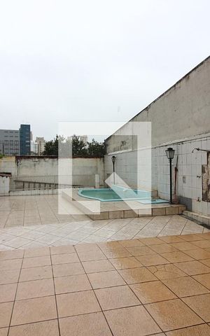 Casa à venda com 244m², 4 quartos e 2 vagasÁrea comum - Piscina