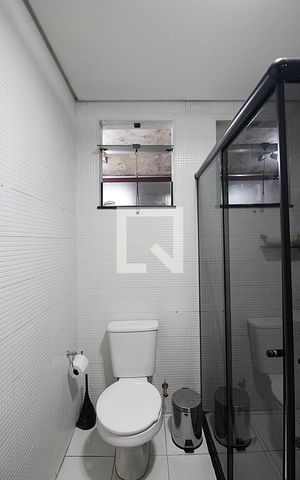 Casa à venda com 244m², 4 quartos e 2 vagasBanheiro Social
