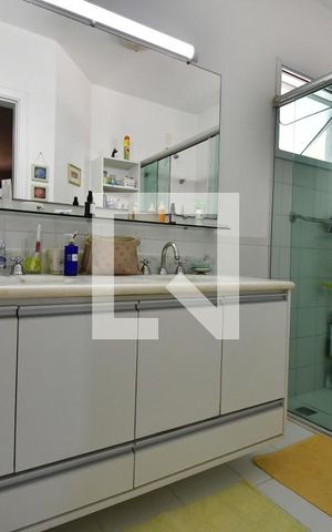 Casa de condomínio à venda com 250m², 4 quartos e 2 vagasBanheiro Suíte