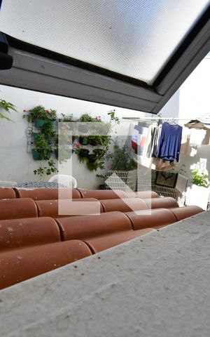 Casa de condomínio à venda com 250m², 4 quartos e 2 vagasBanheiro de serviço - Vista