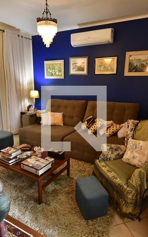 Casa de condomínio à venda com 250m², 4 quartos e 2 vagasSala 1