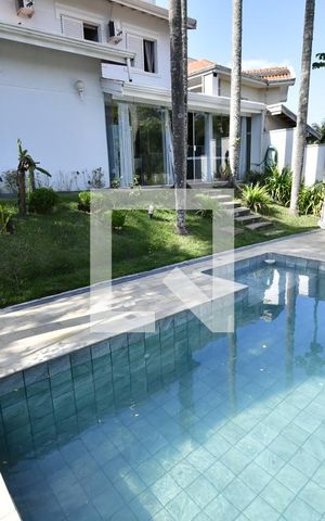 Casa de condomínio à venda com 250m², 4 quartos e 2 vagasPiscina