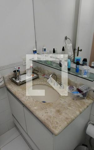 Casa de condomínio à venda com 250m², 4 quartos e 2 vagasBanheiro