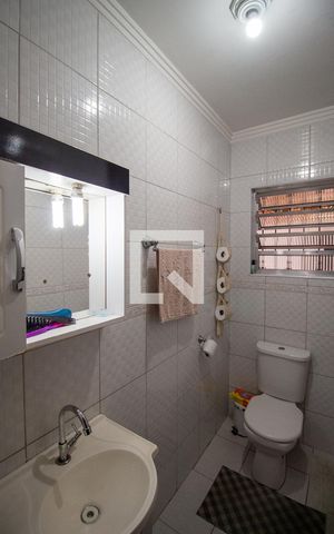 Casa à venda com 170m², 3 quartos e 2 vagasBanheiro