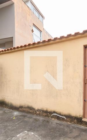 Casa à venda com 220m², 3 quartos e 4 vagas Casa à venda com 220m², 3 quartos e 4 vagasFachada