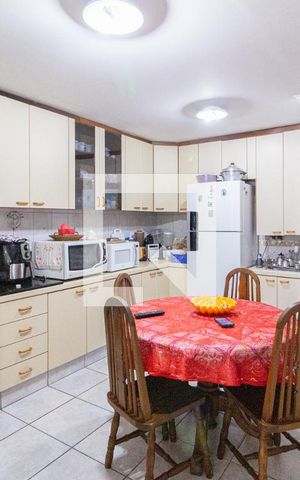 Casa à venda com 250m², 3 quartos e 2 vagasCozinha