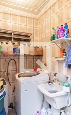 Casa à venda com 250m², 3 quartos e 2 vagasÁrea de serviço